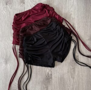 Short frunces tiro alto