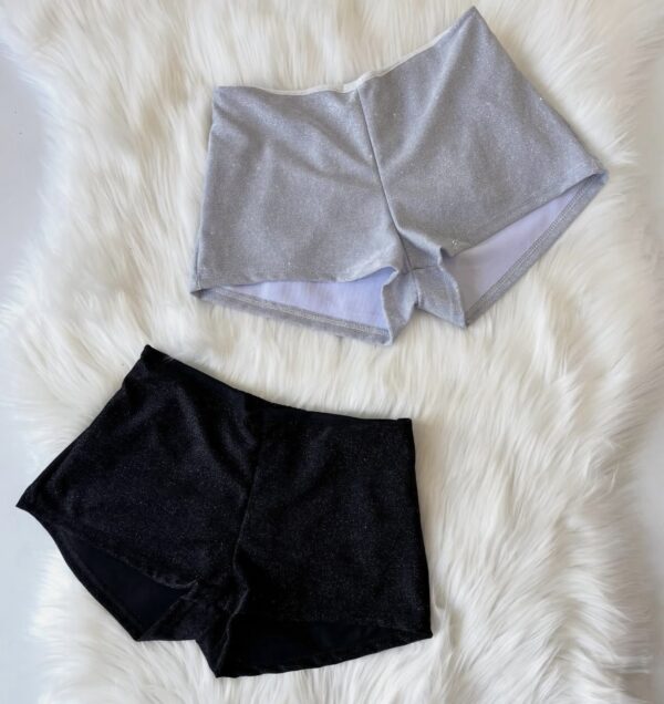 Short brilloso